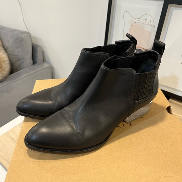 Alexander Wang black leather booties with a clear block heel Size 7 - Picture 10 of 11